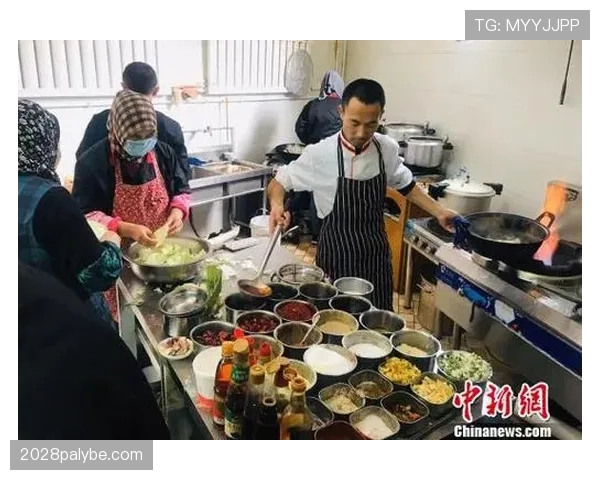 刚刷到马龙家短片，厨房像科研所，鞋比我全年工资还多