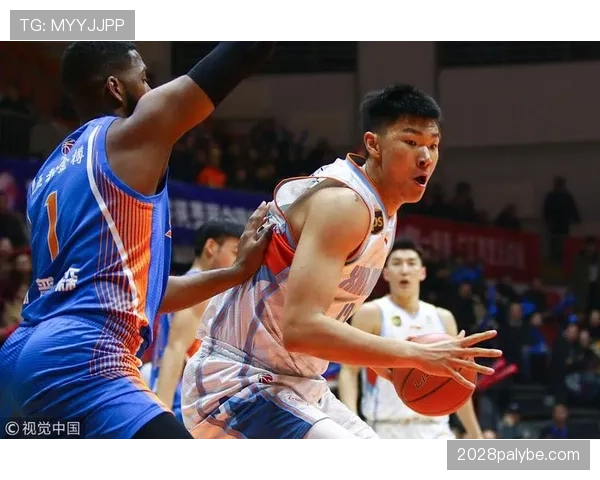 加纳乔与拉菲尼亚边路突破能力与进攻冲击力对比分析